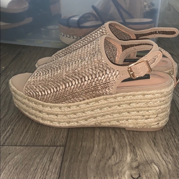 NEVER USED Espadrillas Steve Madden Platforms - Picture 1 of 5